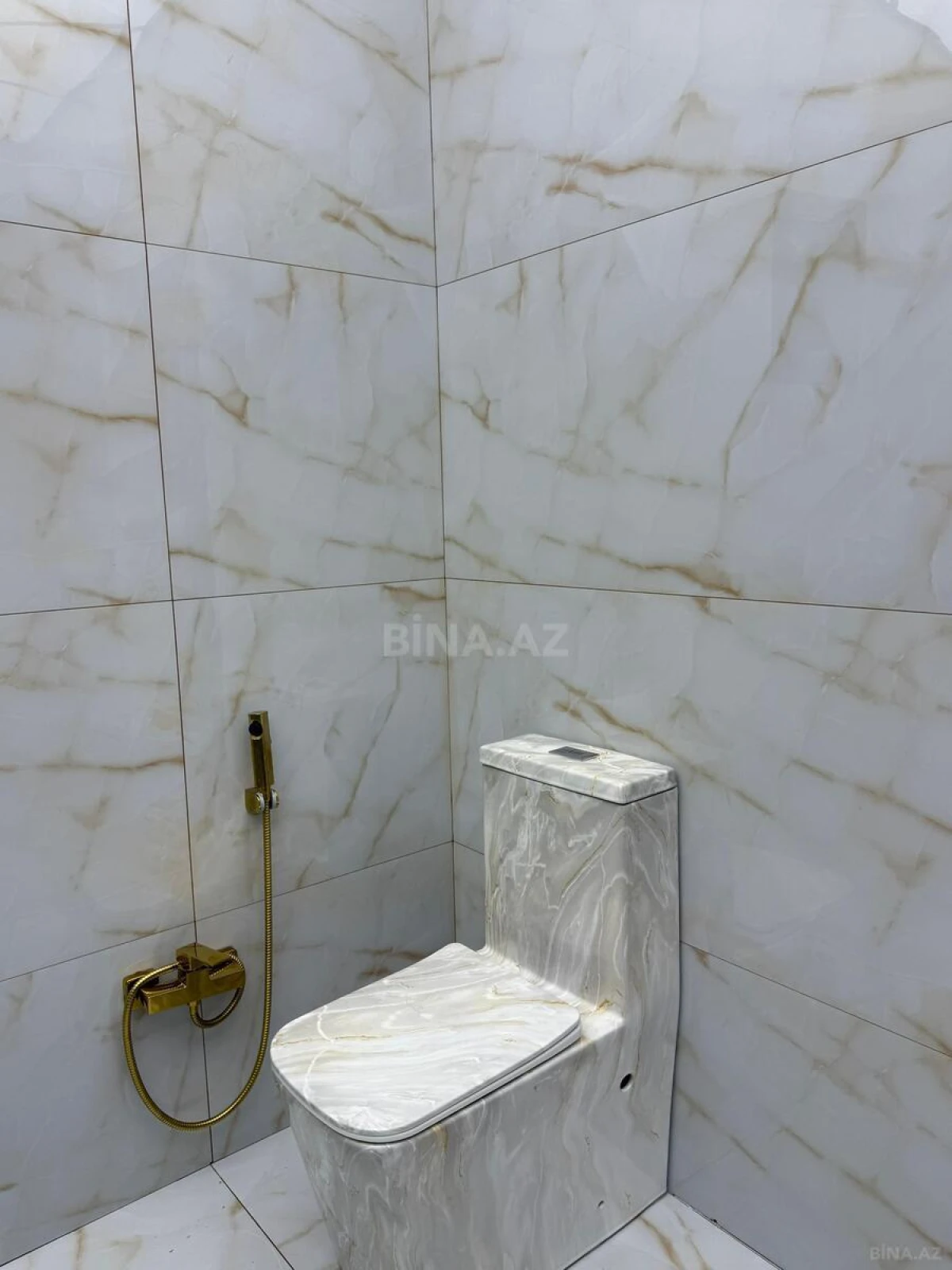 Satılır 8 otaqlı həyət evi 500 m²