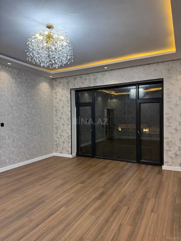 Satılır 8 otaqlı həyət evi 500 m²