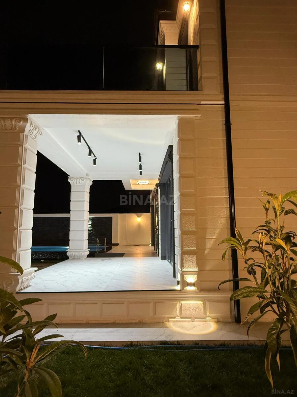 Satılır 8 otaqlı həyət evi 500 m²