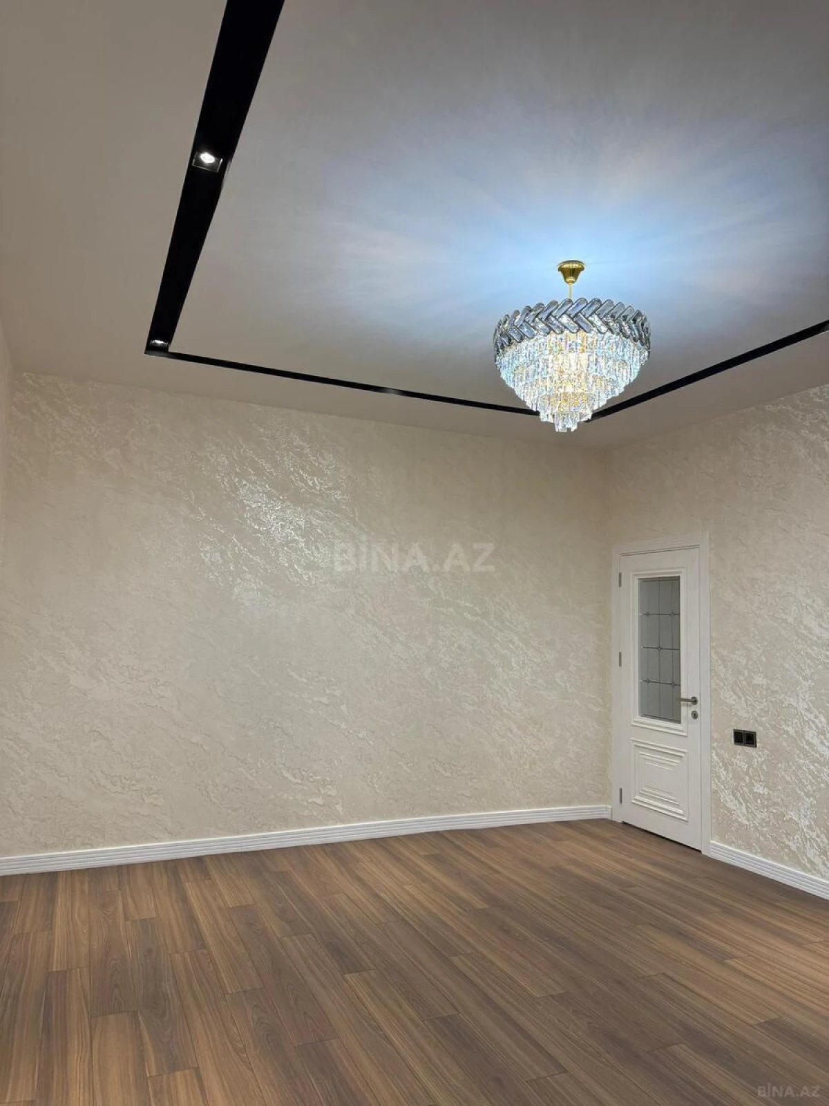 Satılır 8 otaqlı həyət evi 500 m²