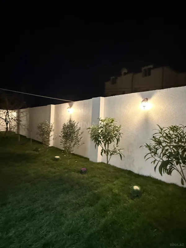 Satılır 8 otaqlı həyət evi 500 m²