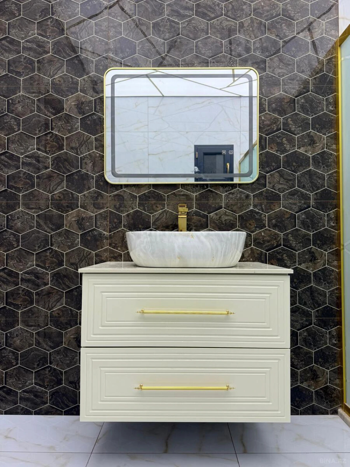 Satılır 8 otaqlı həyət evi 500 m²