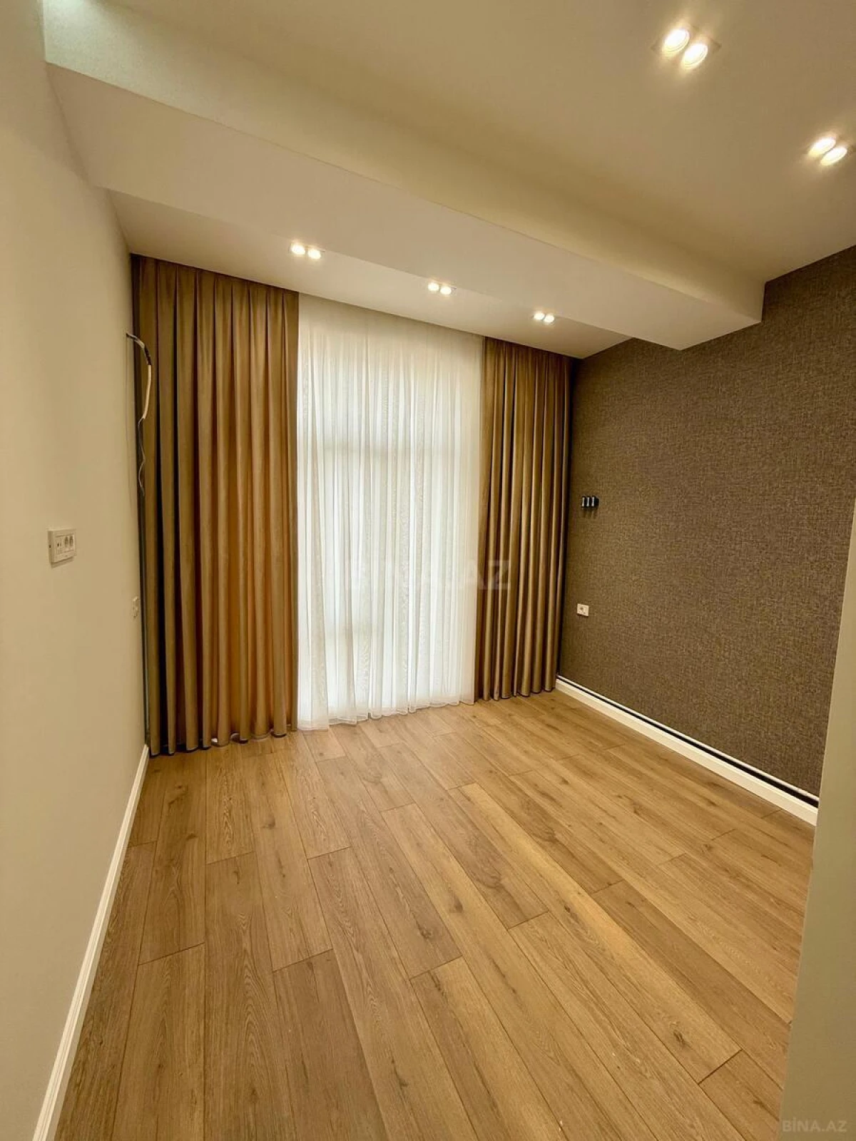Satılır 2 otaqlı mənzil 52 m²