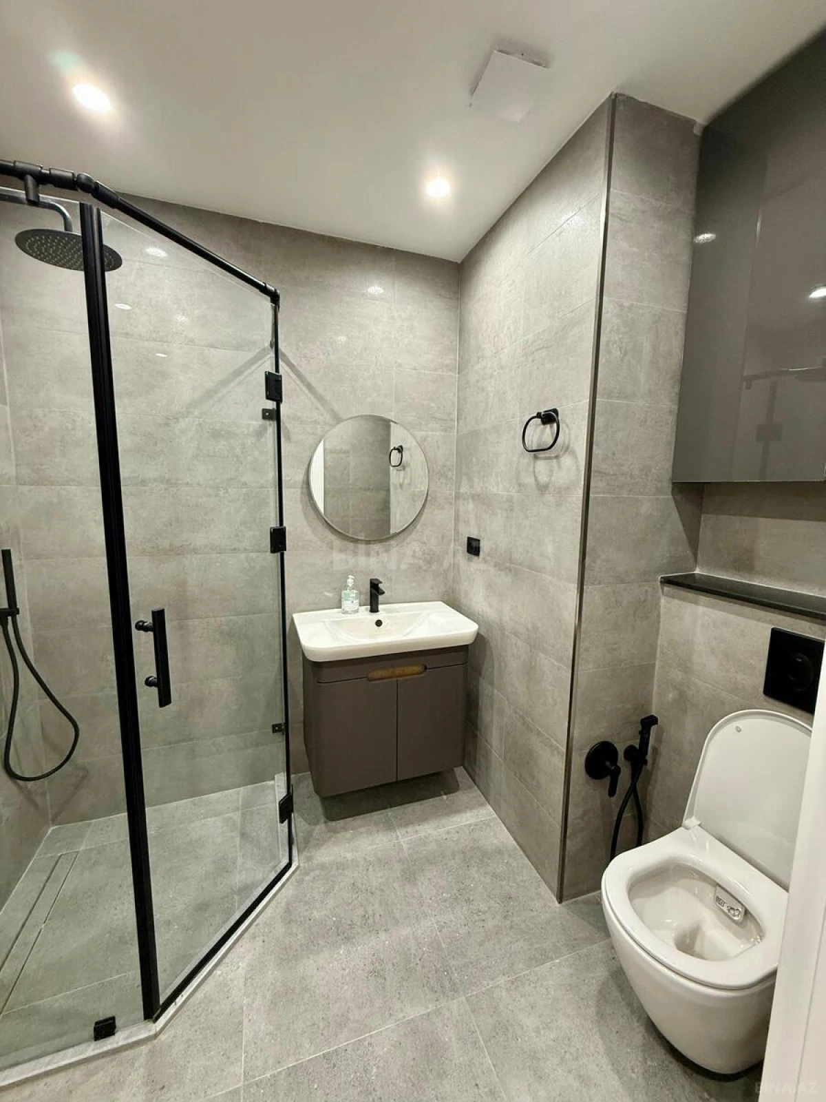 Satılır 2 otaqlı mənzil 52 m²