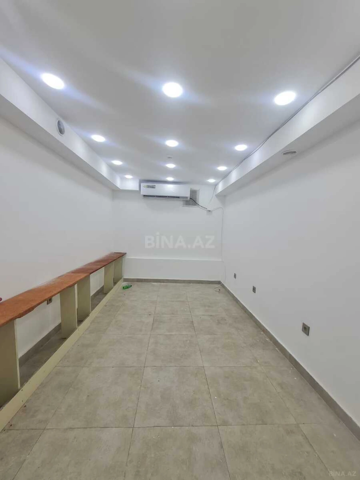 Satılır obyekt 190 m²