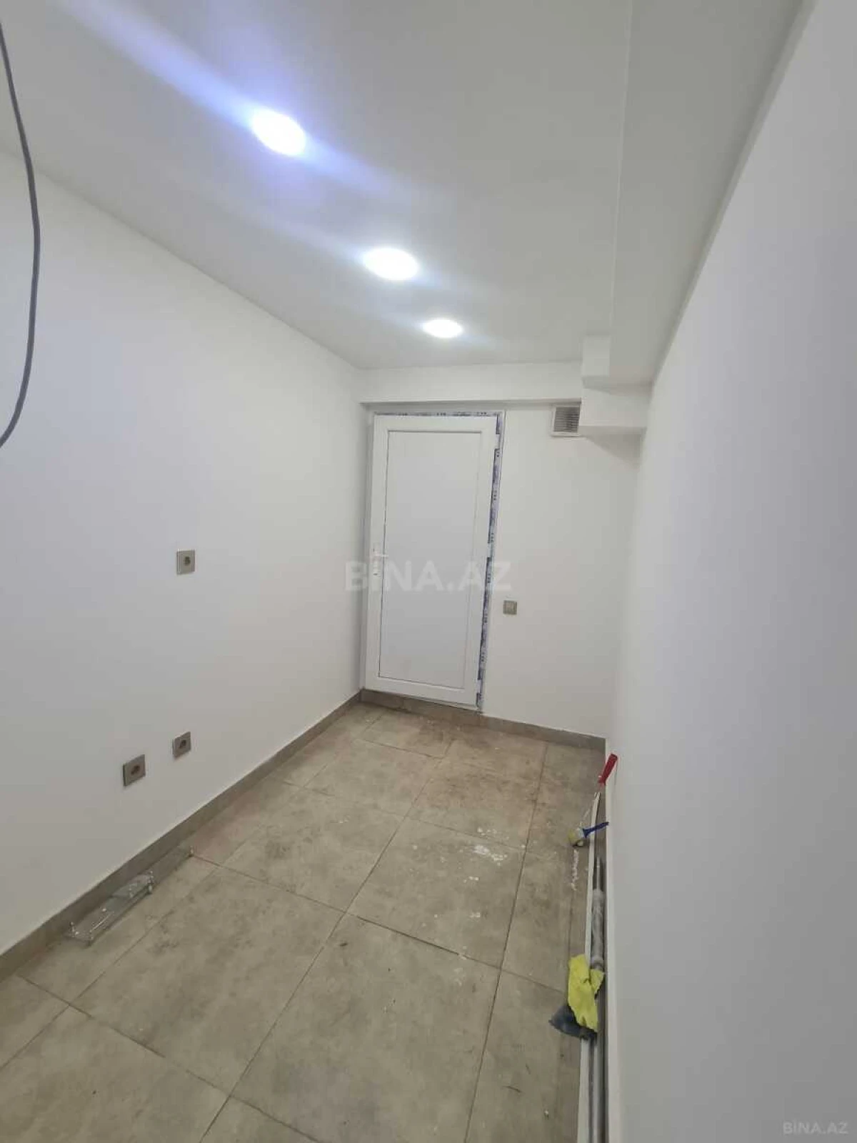 Satılır obyekt 190 m²
