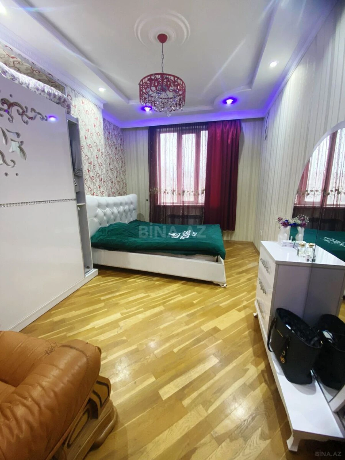 Satılır 3 otaqlı mənzil 100 m²