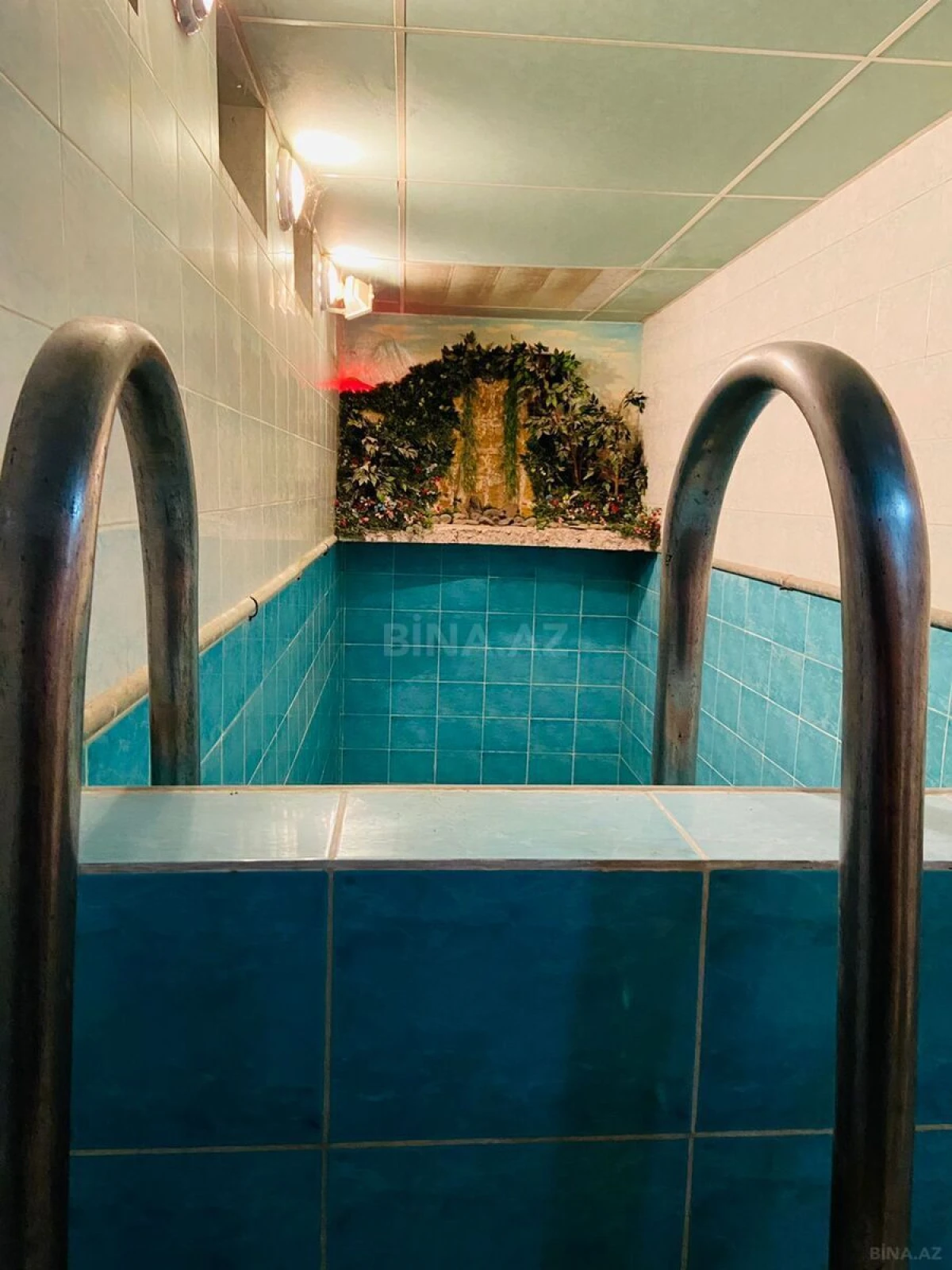 Satılır 10 otaqlı həyət evi 310 m²