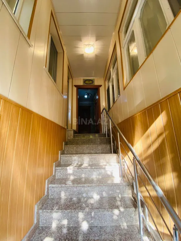 Satılır 10 otaqlı həyət evi 310 m²