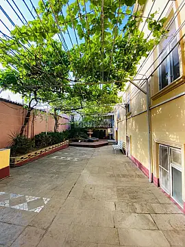 Satılır 10 otaqlı həyət evi 310 m²