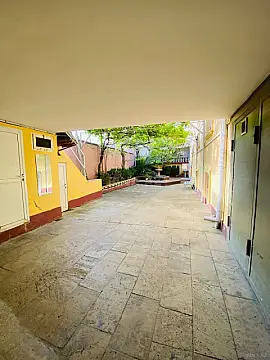 Satılır 10 otaqlı həyət evi 310 m²
