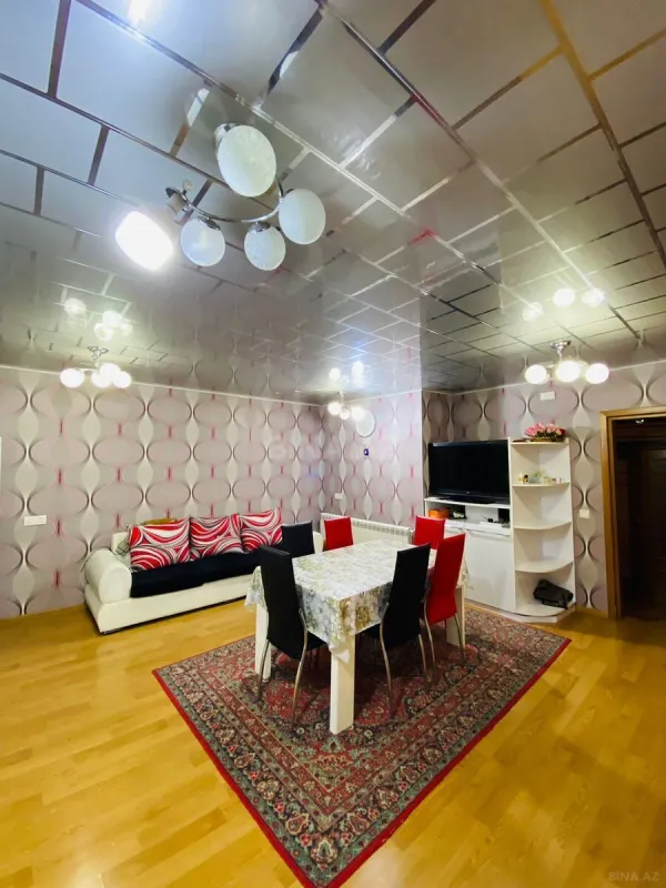 Satılır 10 otaqlı həyət evi 310 m²