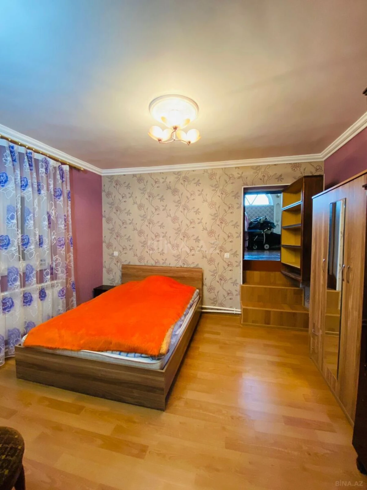 Satılır 10 otaqlı həyət evi 310 m²