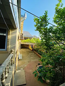 Satılır 10 otaqlı həyət evi 310 m²