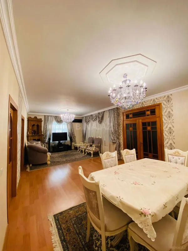 Satılır 10 otaqlı həyət evi 310 m²