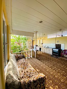 Satılır 10 otaqlı həyət evi 310 m²