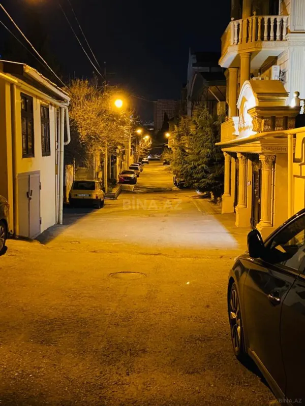 Satılır 10 otaqlı həyət evi 310 m²