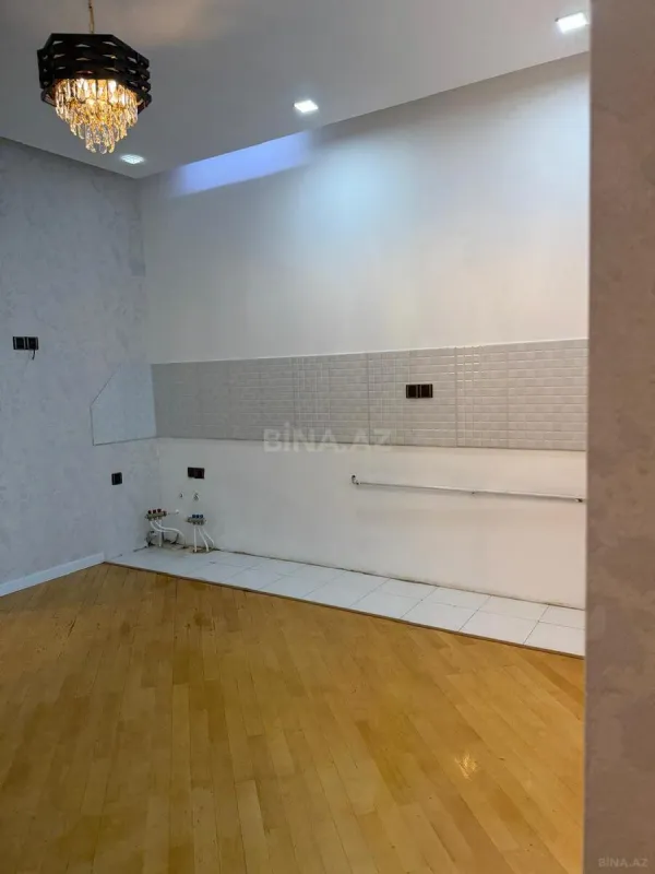 Satılır 3 otaqlı mənzil 137 m²