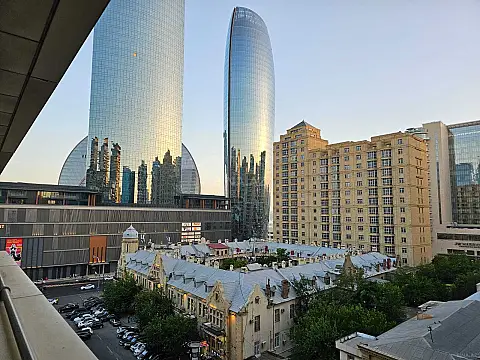 Satılır 3 otaqlı mənzil 110 m²