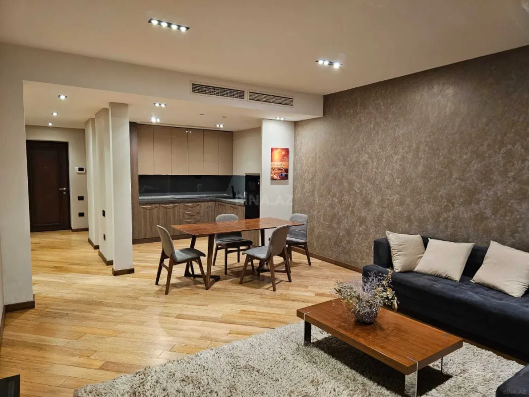 Satılır 3 otaqlı mənzil 110 m²