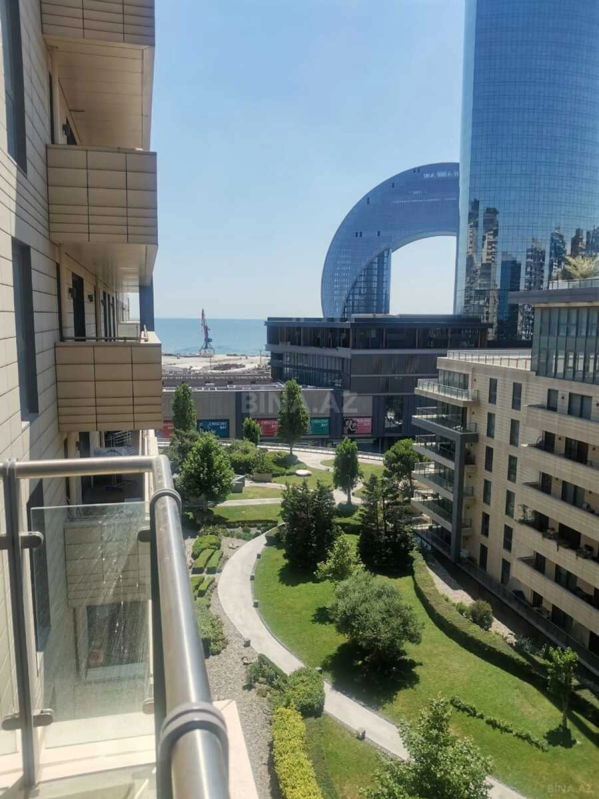 Satılır 3 otaqlı mənzil 110 m²