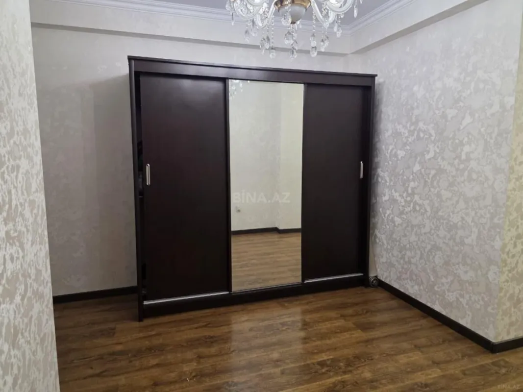 Satılır 3 otaqlı mənzil 110 m²