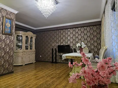 Satılır 3 otaqlı mənzil 110 m²