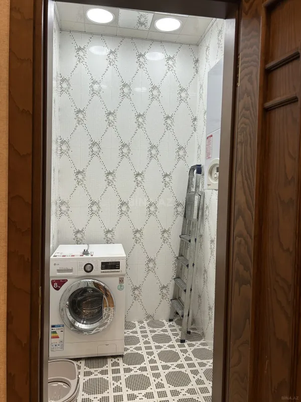 Satılır 3 otaqlı mənzil 135 m²