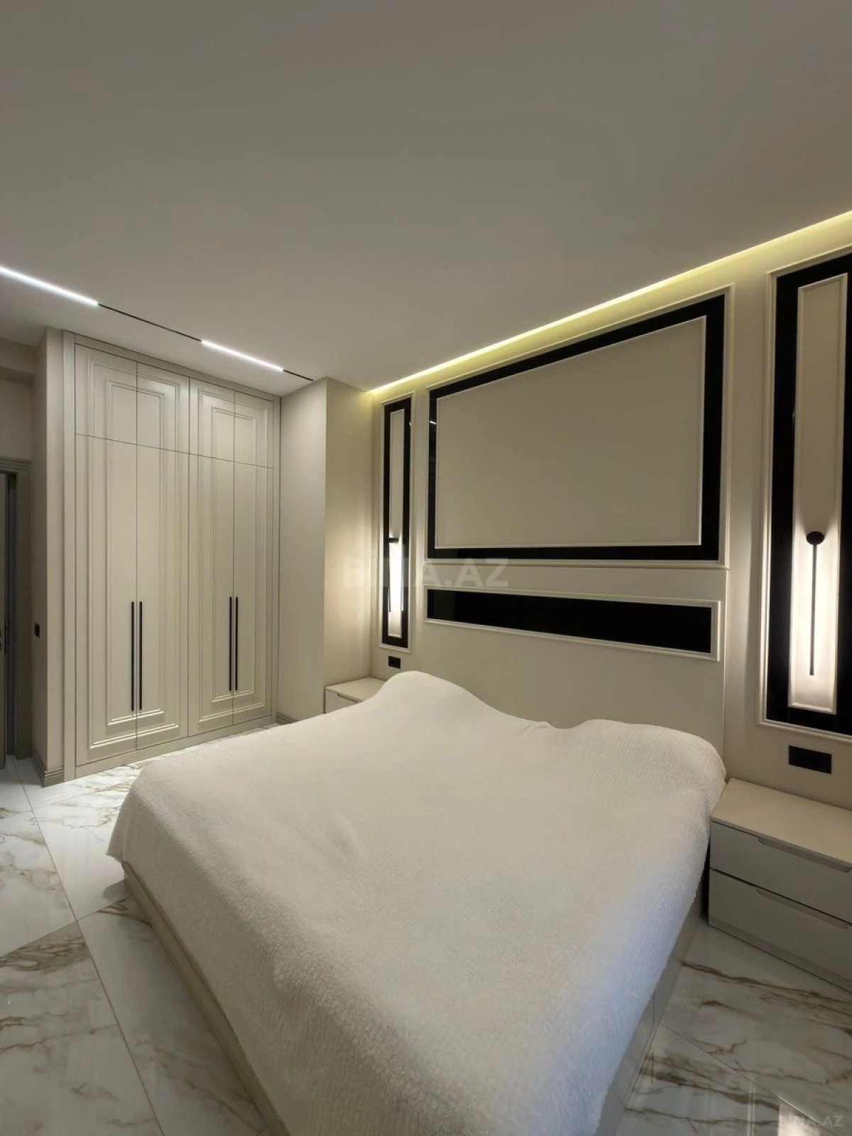 Satılır 3 otaqlı mənzil 107 m²