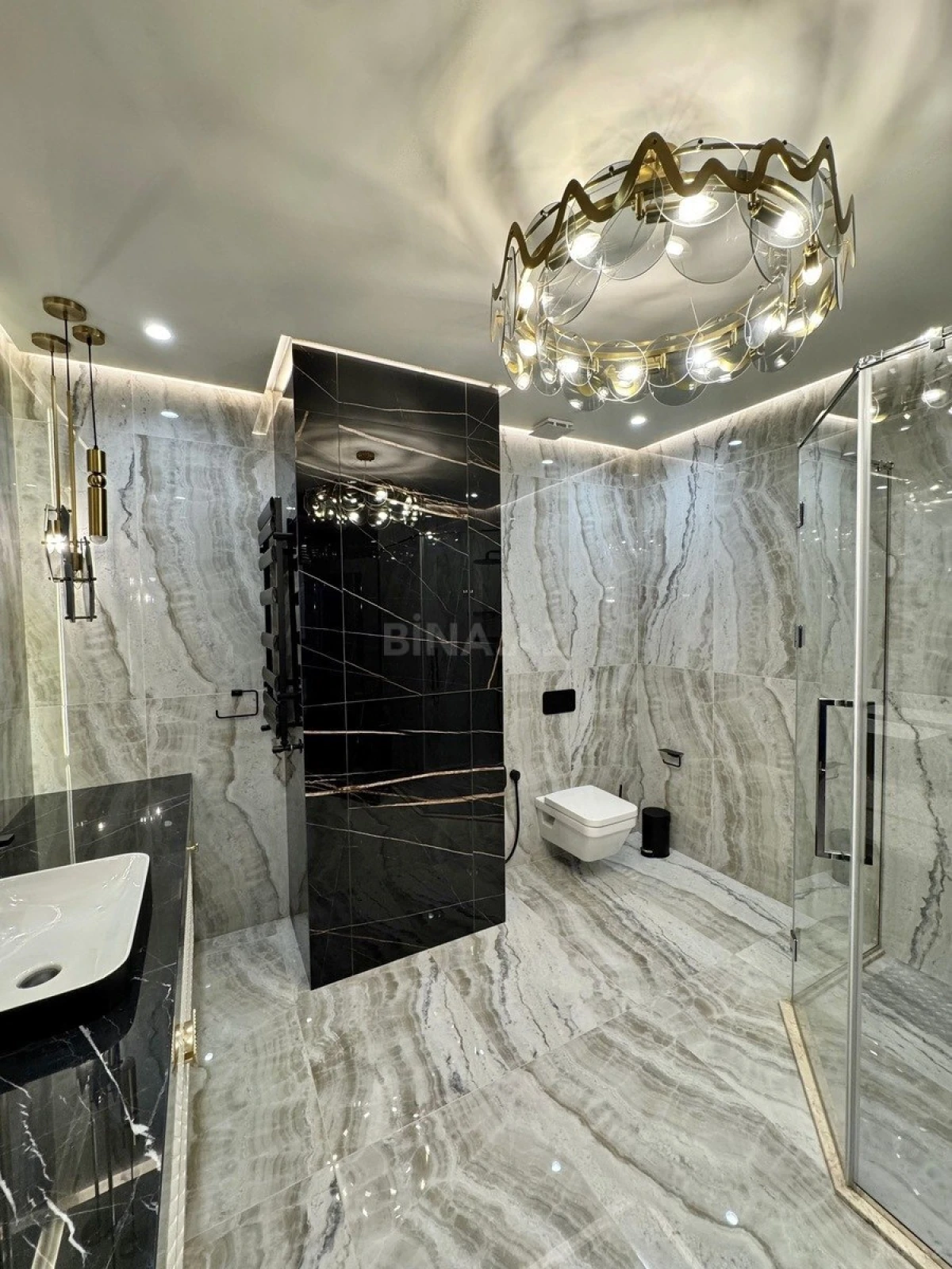 Satılır 4 otaqlı mənzil 223 m²