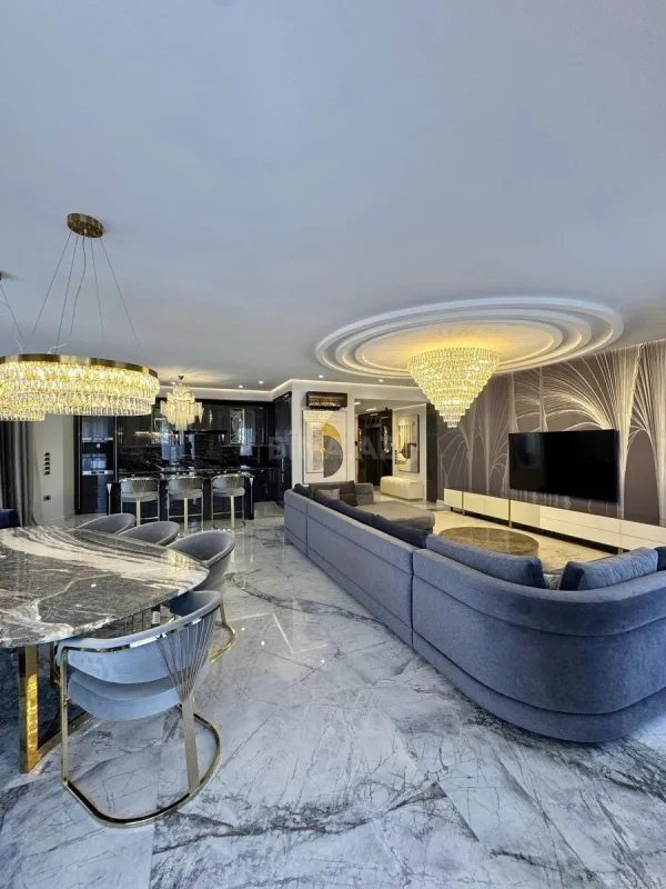 Satılır 4 otaqlı mənzil 223 m²