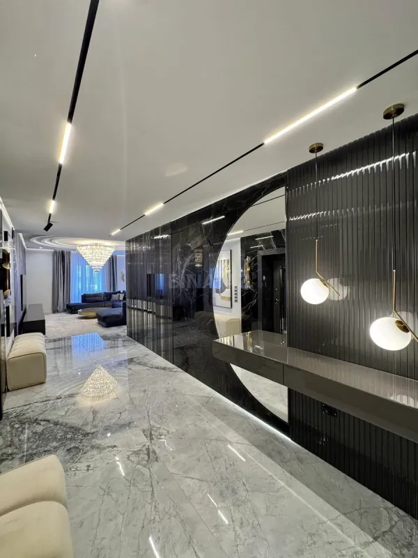 Satılır 4 otaqlı mənzil 223 m²