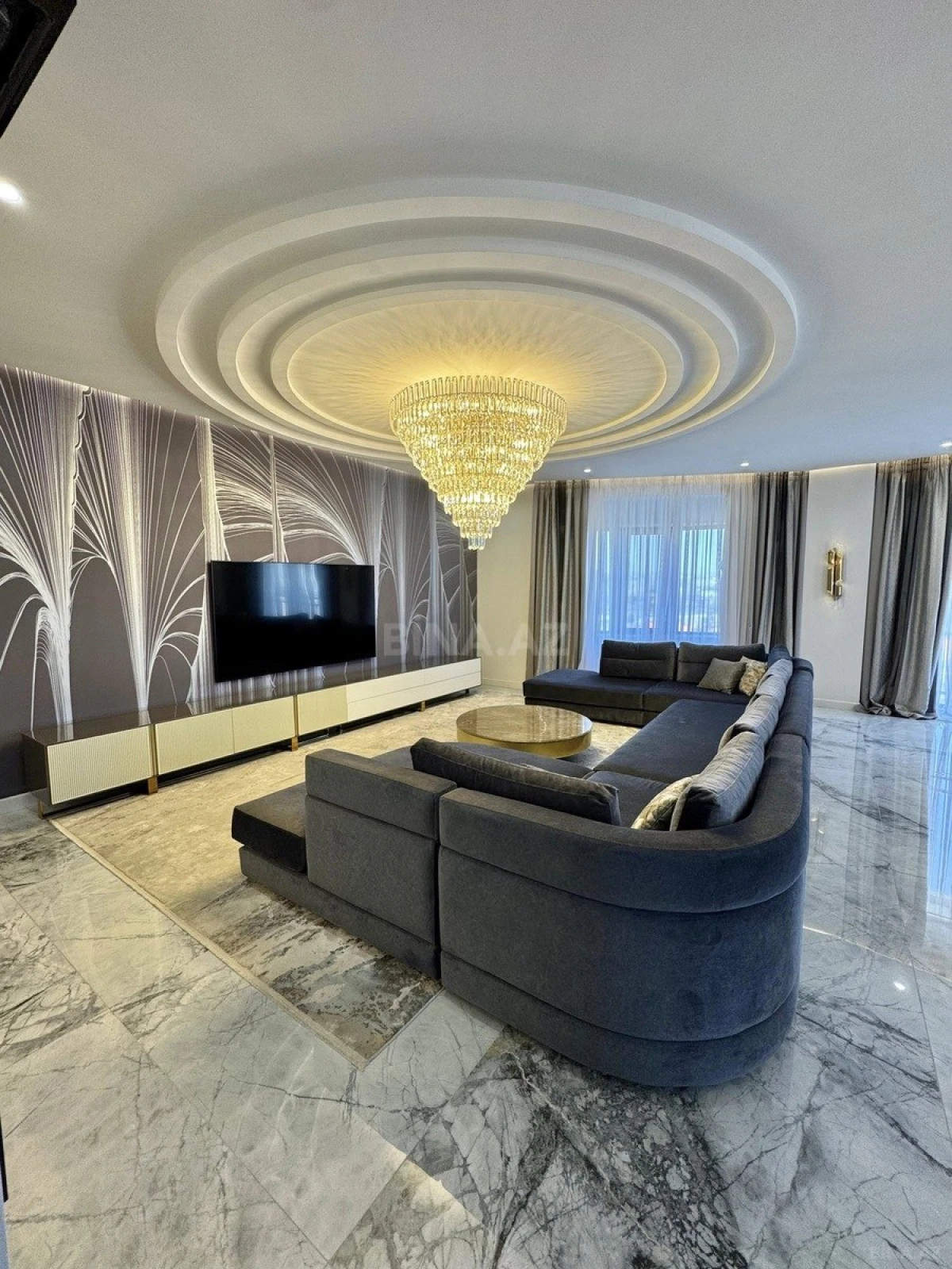 Satılır 4 otaqlı mənzil 223 m²