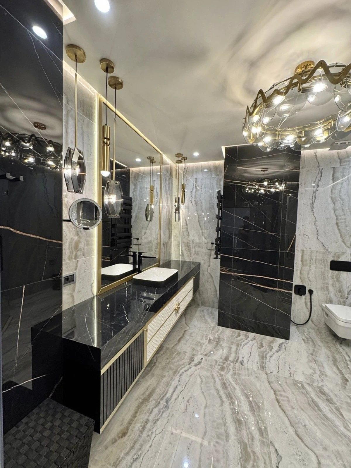 Satılır 4 otaqlı mənzil 223 m²