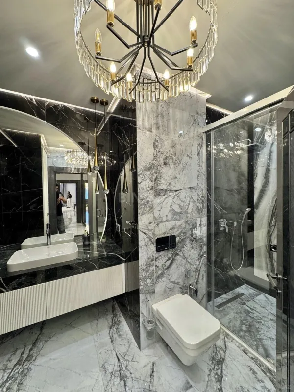 Satılır 4 otaqlı mənzil 223 m²