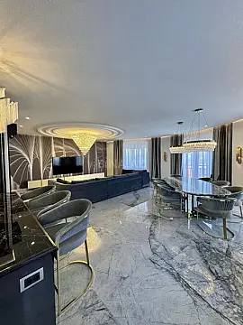 Satılır 4 otaqlı mənzil 223 m²