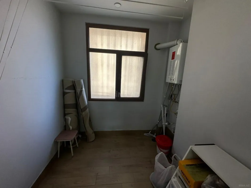 Satılır 4 otaqlı mənzil 135 m²