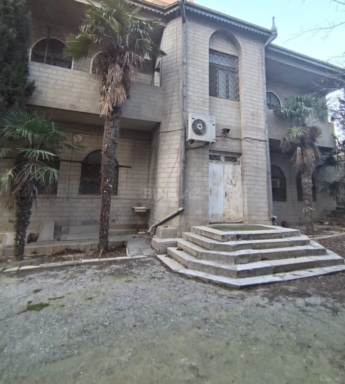 Satılır 5 otaqlı həyət evi 500 m²