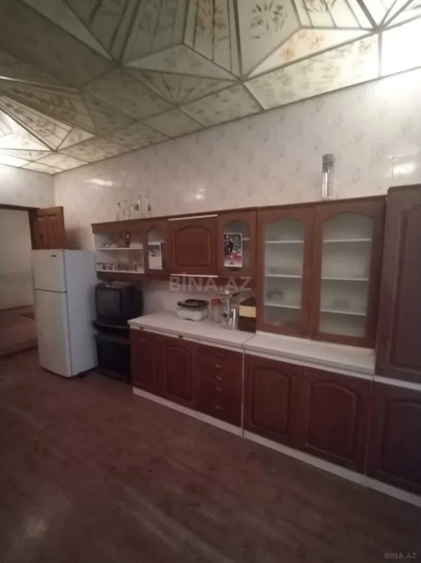 Satılır 5 otaqlı həyət evi 500 m²