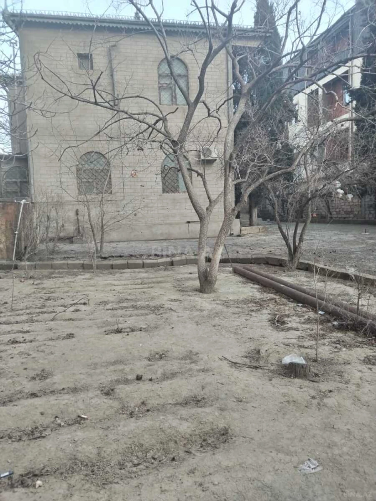 Satılır 5 otaqlı həyət evi 500 m²