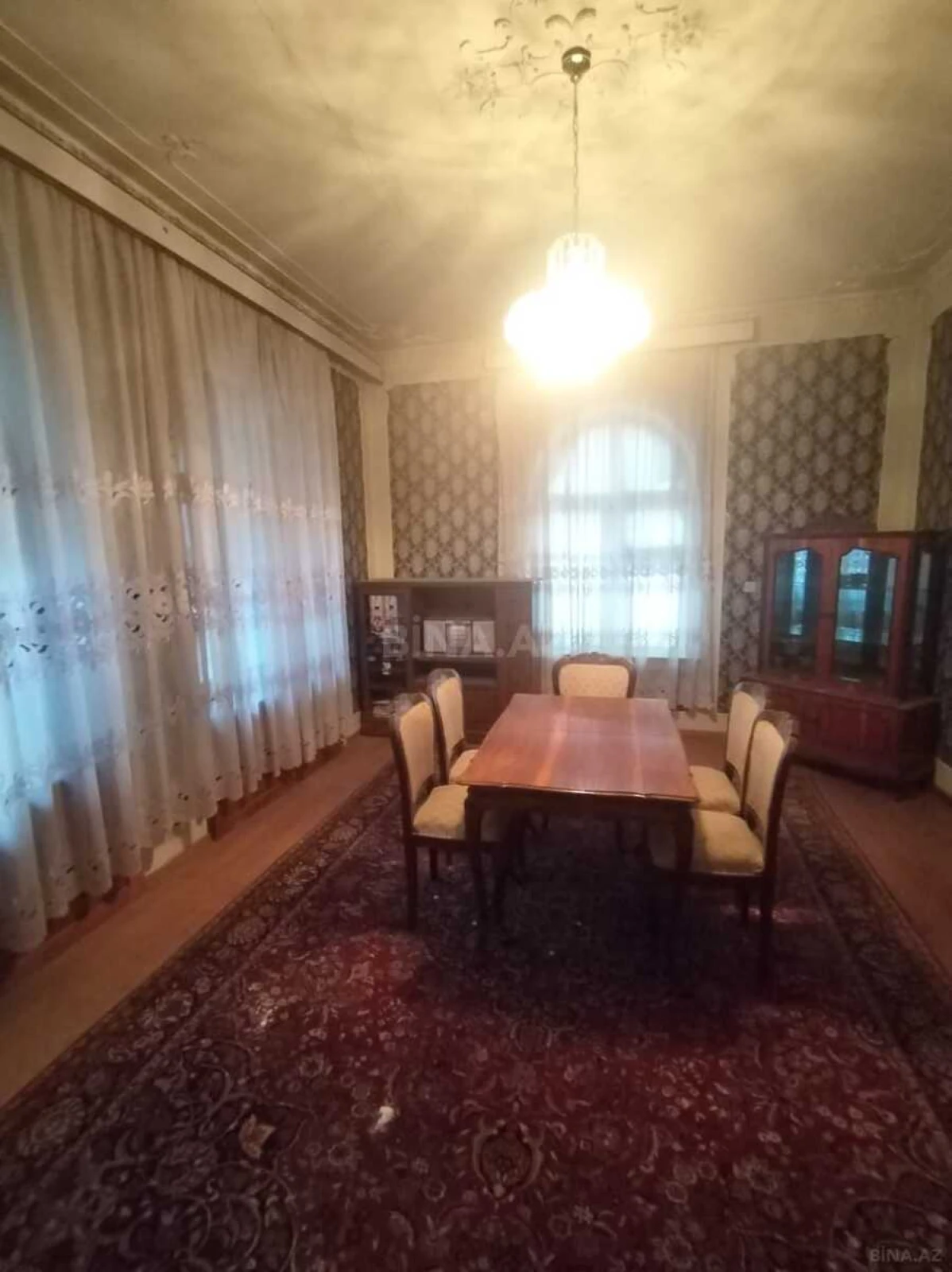 Satılır 5 otaqlı həyət evi 500 m²