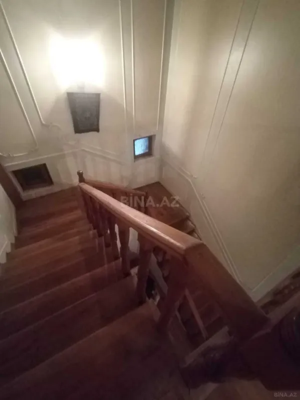 Satılır 5 otaqlı həyət evi 500 m²