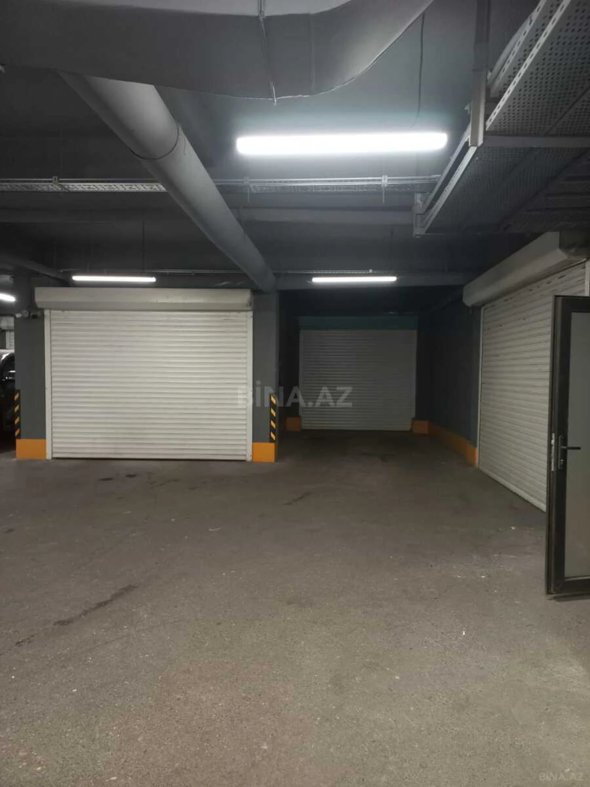 Satılır 10 otaqlı mənzil 680 m²