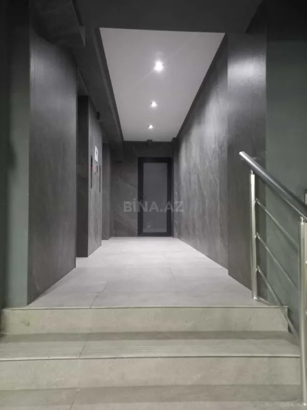 Satılır 10 otaqlı mənzil 680 m²