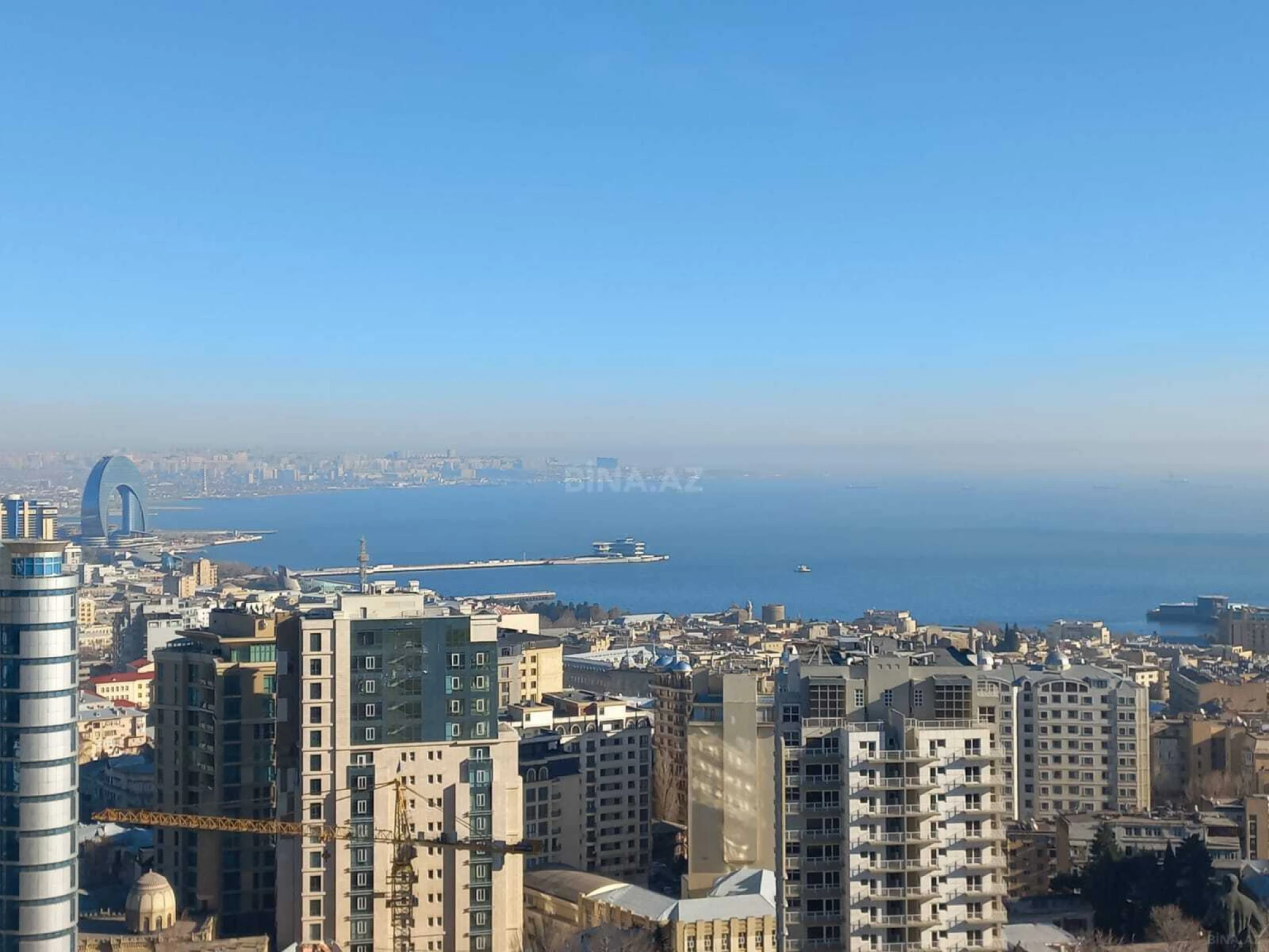 Satılır 10 otaqlı mənzil 680 m²