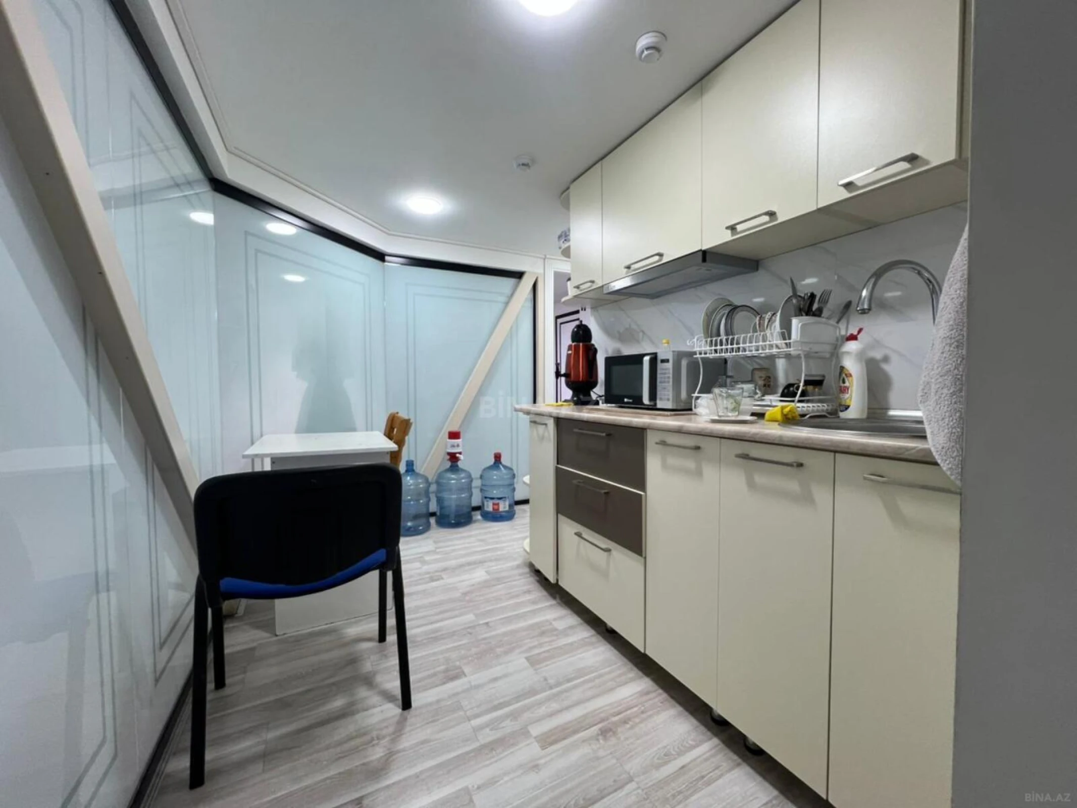 Kirayə verilir obyekt 385 m²