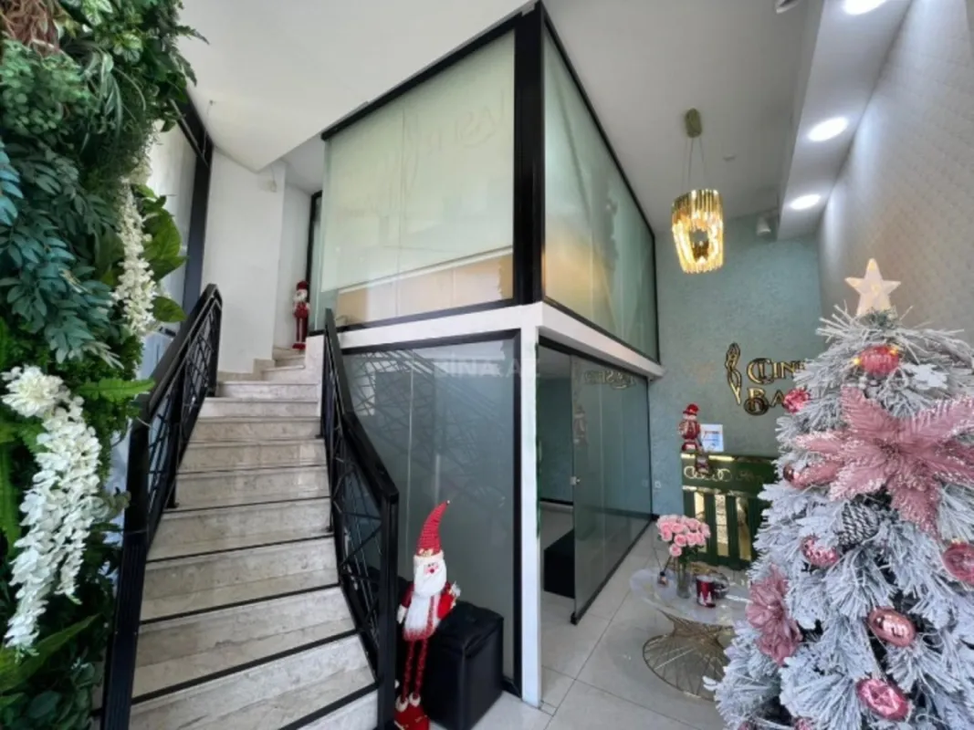 Kirayə verilir obyekt 385 m²