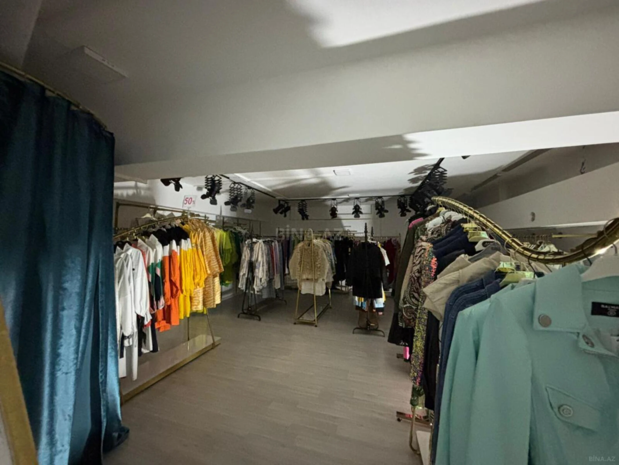 Kirayə verilir obyekt 385 m²