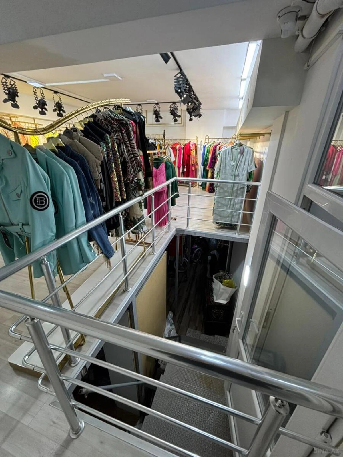 Kirayə verilir obyekt 385 m²