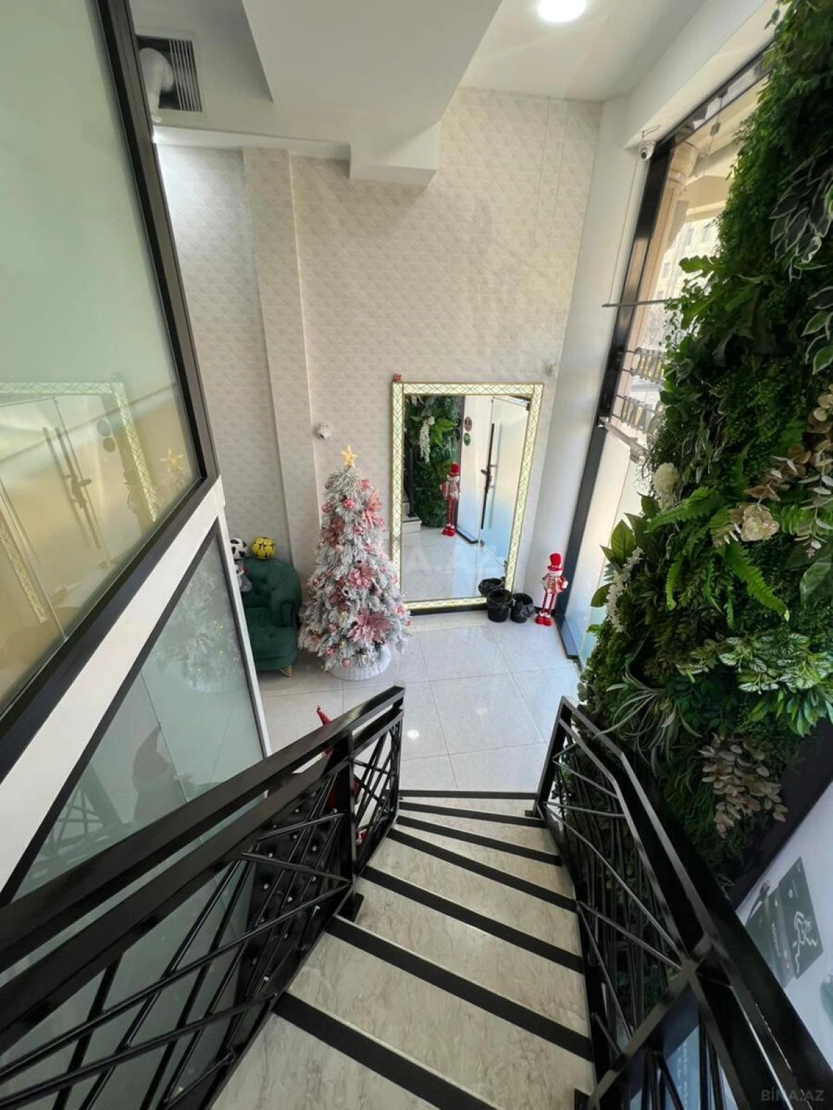 Kirayə verilir obyekt 385 m²